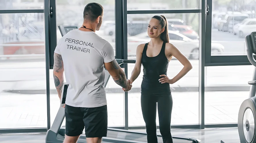 What communication techniques should personal trainers use